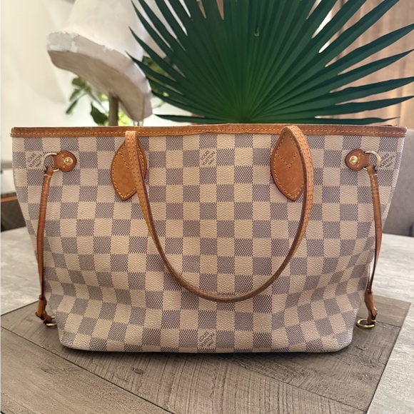 Authentic LV Neverfull - Picture 1 of 12